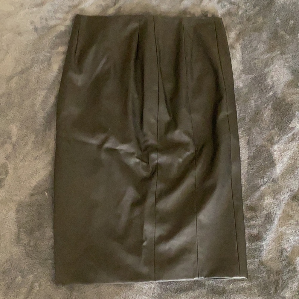 Lightly worn - Picture 2 of 2